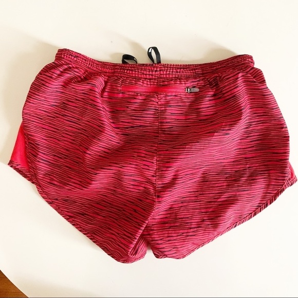 Nike 3” Equilibrium Modern Tempo Short Red Women’s Small Running - Picture 6 of 8